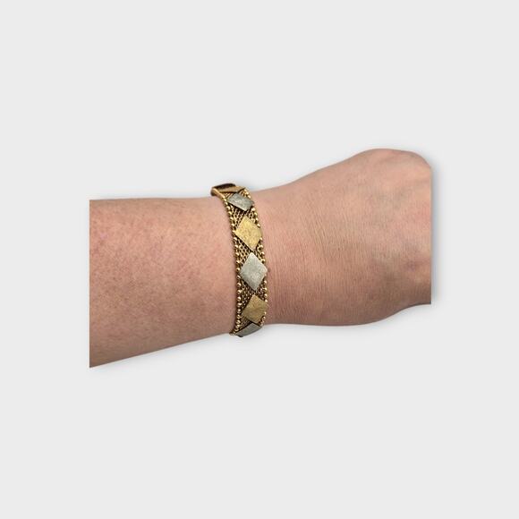 Vintage Gold Tone Mesh Bracelet with Diamond-Shape Accents - Picture 4 of 7